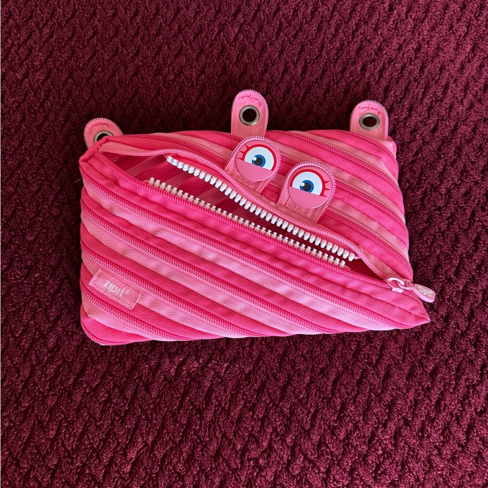 👀 ZipIt Monster case